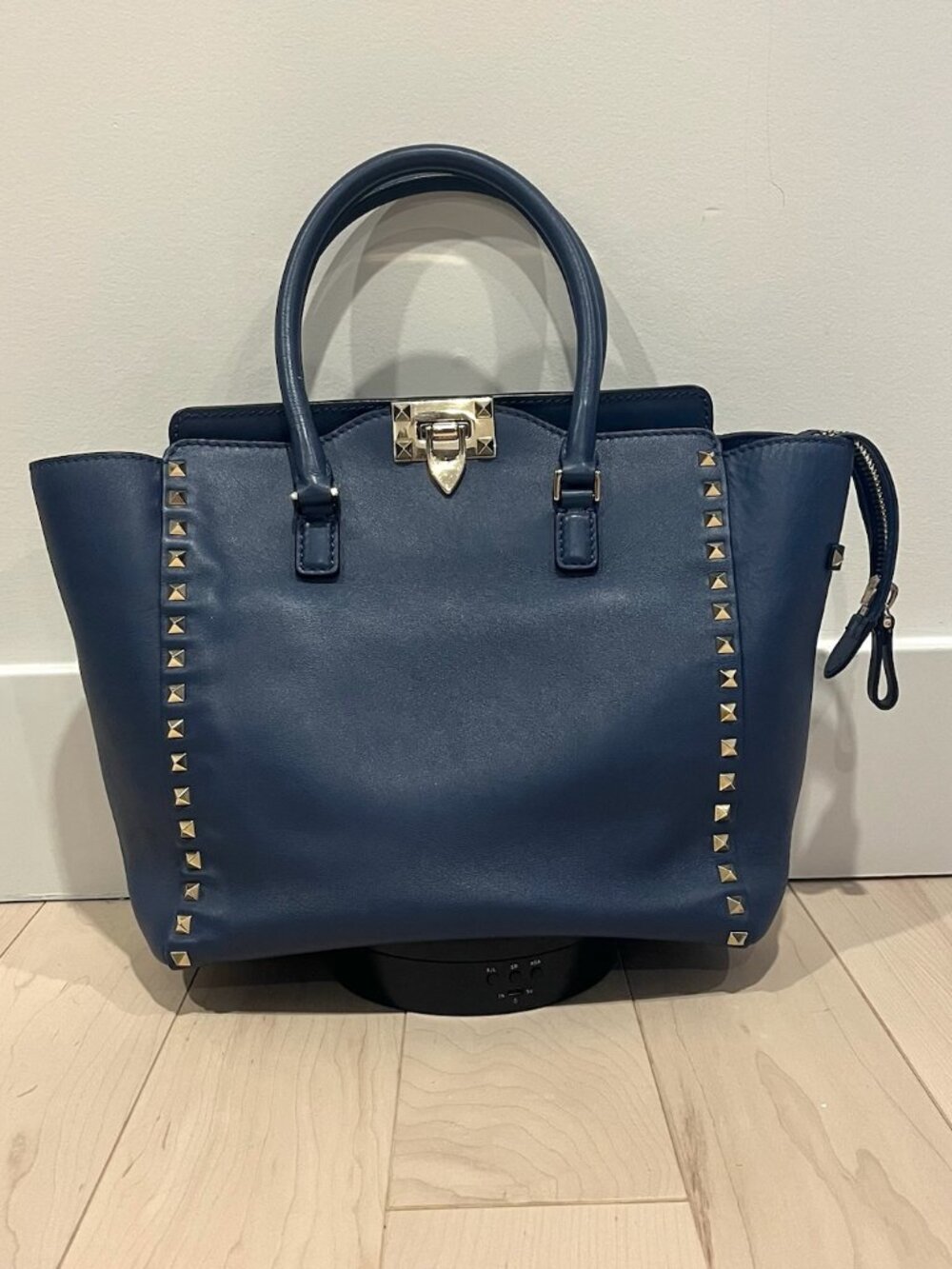 🎉🛍️✨Valentino Blue Rockstud — in Periwinkle Blue!! ✨🛍️💗